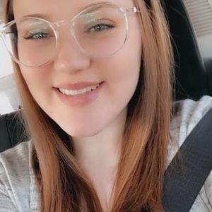 Meet your Posher, Katelyn